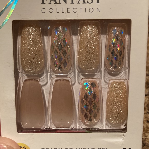 Kiss Fantasy Long Length Ready To Wear Gel Acrylic Fake Nails in Hard To Forget - Picture 11 of 11